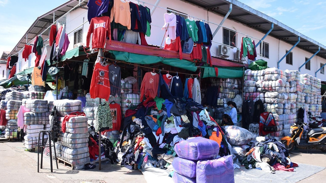 ฤดูหนาวมาเร็ว! ผู้ค้าเสื้อกันหนาวภาคเหนือออกรุกตลาด รับมือคลื่นความเย็นก่อนใคร